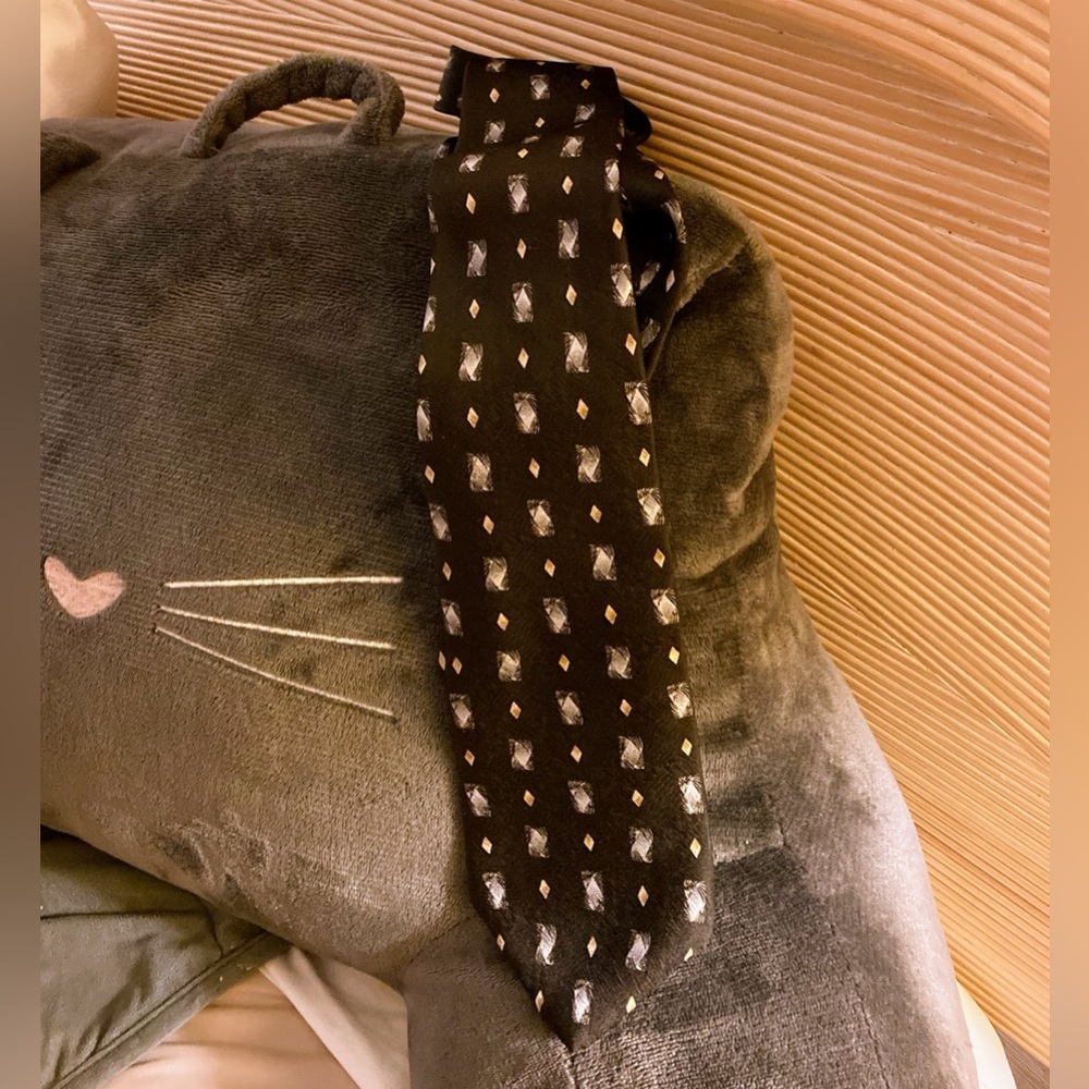 Geoffrey Beene tie